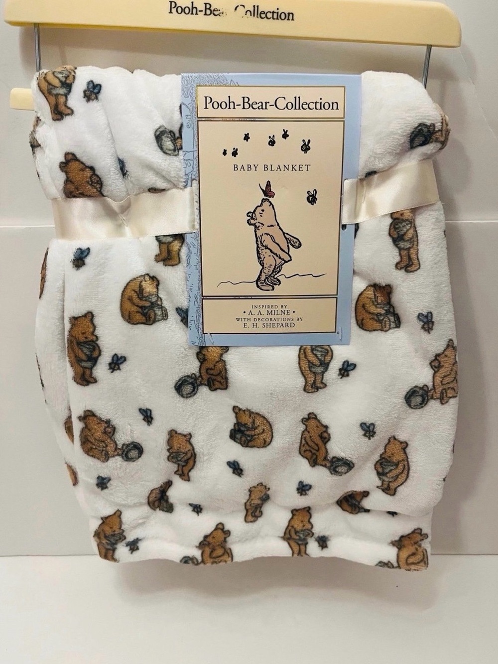 Winnie the Pooh Bear Collection White Baby Blanket Honey Bees